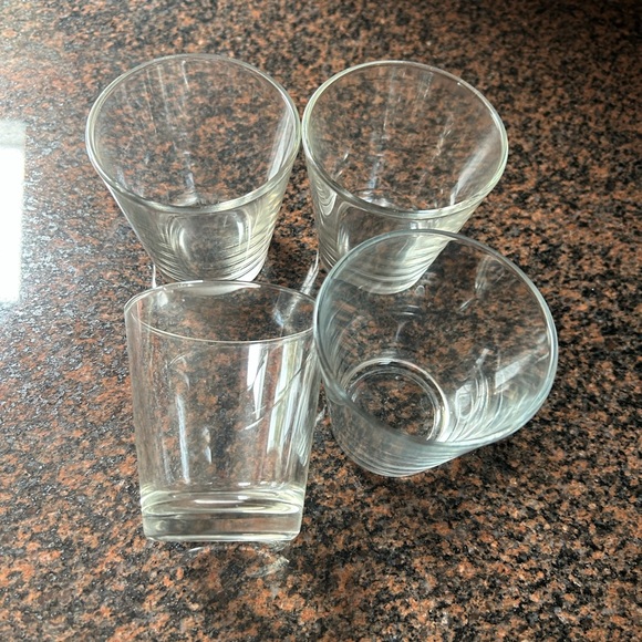 Set of glasses. Great for dorm or apartment - Picture 3 of 5